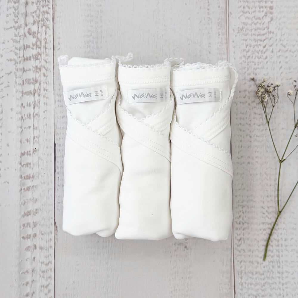 Pack de 3 bodys básicos blancos con acabado picot y cuello cruzado
