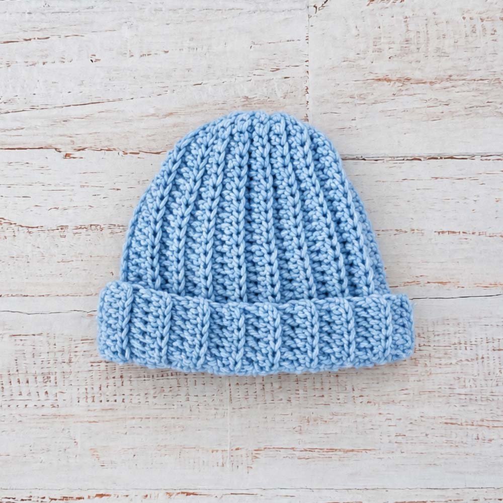 Gorro de lana celeste tejido acanalado