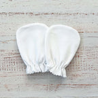 Prenda blanca con forma de corazón para bebé, con borde fruncido