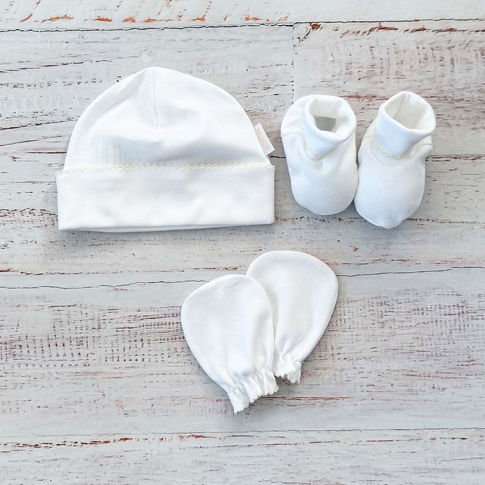 Gorro y patucos blancos de recién nacido, conjunto de tres piezas con costura suave