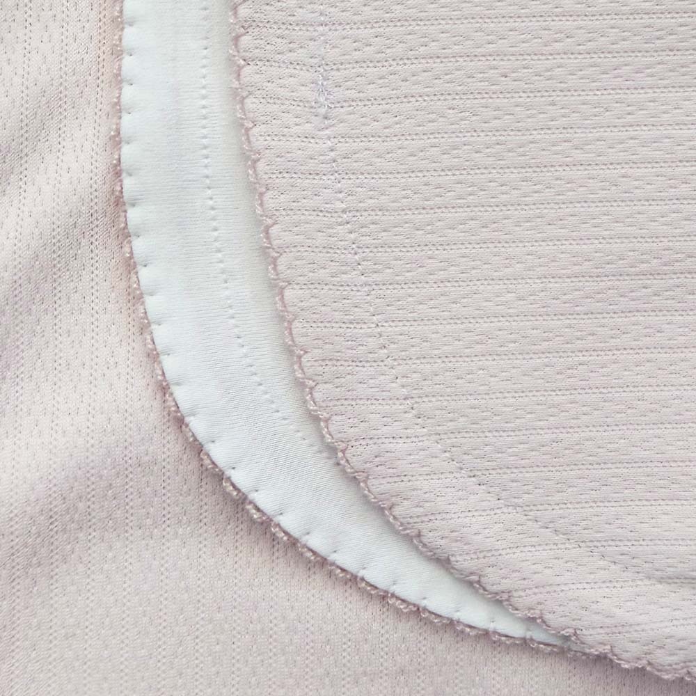 Borde de la manta con doble costura y tela interior blanca